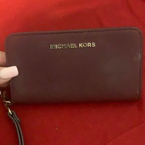 Small wristlet wallet maroon Michael kors